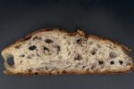 Hogaza con queso picón D.O. Bejes-Tresviso y nueces - Imagen 2